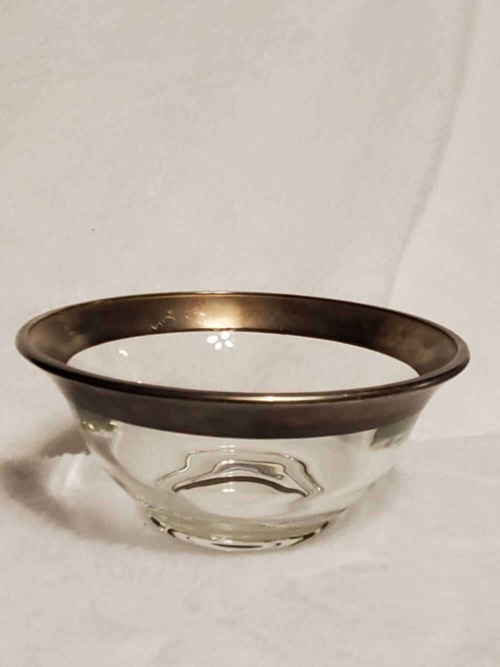Vintage Dorothy Thorpe?  glass bowl featuring a distinctive silver-dipped band